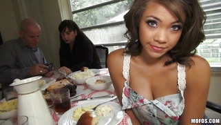 Cassidy Banks plays with her new man's dick under table