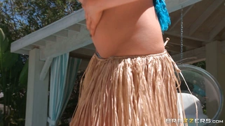 Loni Evans has incredible big tits and gorgeous blue eyes