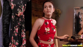 Gina Valentina plays with her pussy on the camera