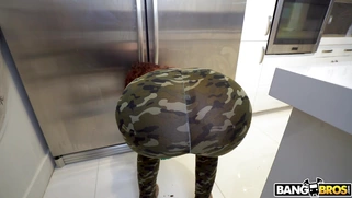 Latina maid Samantha Rose is cleaning the floor