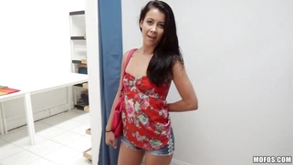 Cute tight babe Alaina Kristar shows us her nude bod