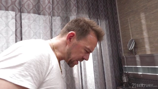 Blonde Cherry Kiss gives blowjob to Erik Everhard