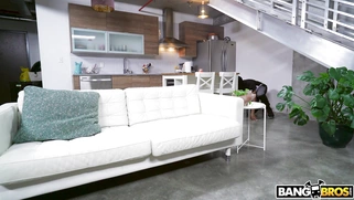 Vienna Black gets [censored] by a robber in mask