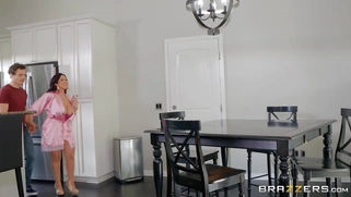 Brunette mom Sheridan Love seduces Robby Echo