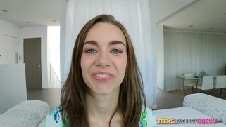 Sexy teenager Tali Dova showing us her perky natural tits