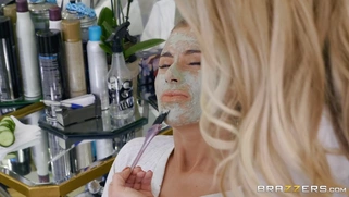 Tyler Faith gets pussy licked by Keiran Lee in the barbershop