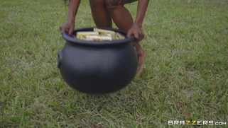 Diamond Jackson is playing with her pussy in the kitchen