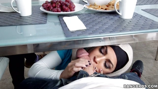 Mia Khalifa catches her stepmom Julianna Vega sucking her bf's cock