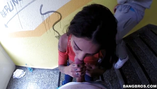 Bonnie Rotten does a sloppy deepthroat blowjob in a random place