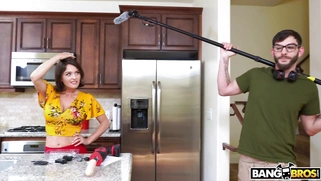 Krissy Lynn gets her pussy drilled by the fucking machine
