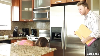 Hotite Eva Lovia makes coffee and breakfast in her lingerie