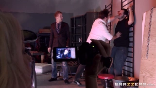 Dahlia Sky gets her cunt roughly fingered