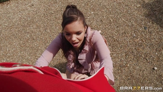 Tourist Sofia Lee is sucking the royal guard's big cock