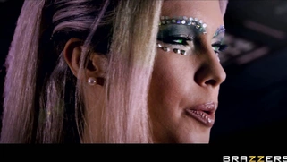 Horny alien Tiffany Doll and the collector Eva Parcker sucking Danny's shlong