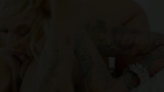 Bonnie Rotten and Vyxen Steel make explosive showers of hot pussy juice and liquid lubricant