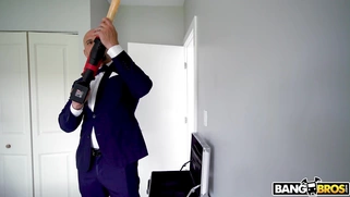 Gabbie Carter fucks Gabbie Carter's pussy with the drilling machine