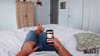 Aubree Valentine gives masterful blowjob