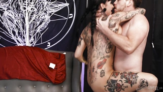 Tattooed Jessie Lee gets her pussy nailed by Kyle Mason