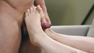 AJ Applegate enjoys getting her pussy licked by Derrick Pierce