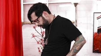 Jane Wilde gives nice blowjob to Tommy Pistol