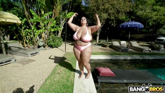 Sofia Rose demonstrates her giant natural boobs