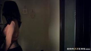 Alix Lynx and her boyfriend Xander convince Peta Jensen to lose her virginity to them