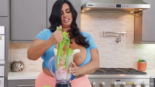 Sofia Rose wants to help her stepson Jordi in making big loads of cum