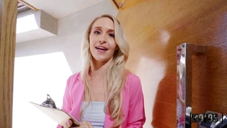 Ginger Banks gives foot and blow jobs in POV