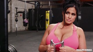 Kailani Kai is sucking the black dick in the gym