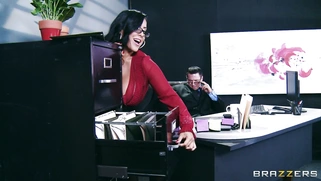 Sexy Secretary Kiara Mia Seducing Her Boss Porn Movies Movs