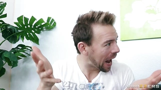 Famous MILF Lisa Ann gets interviewed by two horny guys