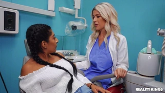 Binky Beaz gets her pussy fingered by Kit Mercer