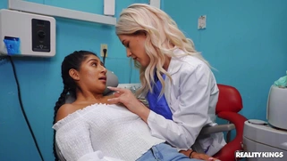 Binky Beaz gets her pussy fingered by Kit Mercer