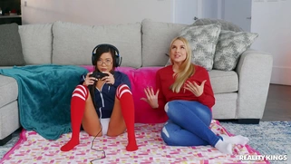 Sarah Vandella is licking Vina Sky's pussy