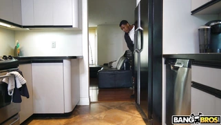 Victoria June shows off her big ass outdoors