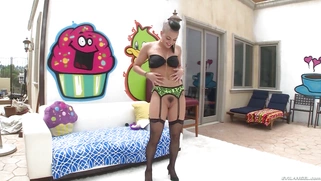 Stylish punkette Rachael Madori showing off her pubic hair and ass hole