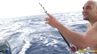 Mandy Muse shakes her big ass while fishing on the yacht