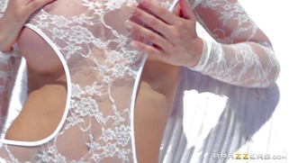 Busty British angel Jasmine Jae reveals her heavenly body