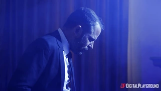 Aidra Fox gives masterful blowjob