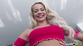 Hottie Elsa Jean shows off her nice tits and pussy