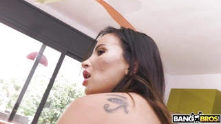 Alyssia Kent puts her pussy on the hard prick in POV