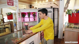 Lexi Luna gets her pussy licked by Jordi