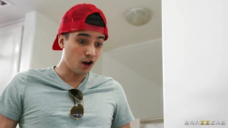 MILF Jayden Starr guzzles Ricky Spanish's cock