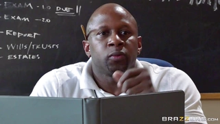 Tia Cyrus blows her PE teacher as he's giving his lecture