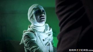 Elicia Solis is a sexy mummy with an unholy appetite for big dick