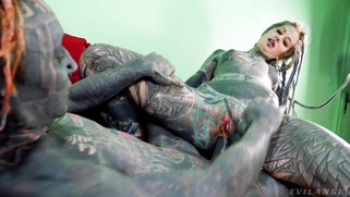 Anuskatzz gets assfucked in cowgirl position