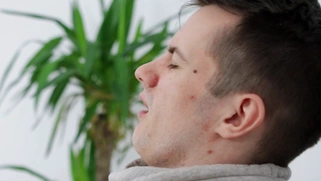 Hot mom Michelle Thorne gives masterful blowjob