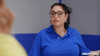 Horny Linzee Ryder wants to fuck Ricky Spanish in the kitchen