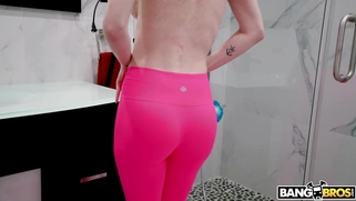 MILF Katie Monroe takes the shower after the jog