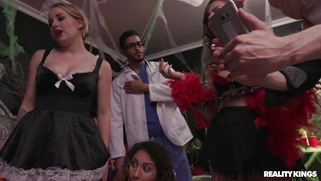 Gina Valentina, Eve Ellwood and Stoney Lynn suck blowjob